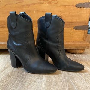 Aerosoles Lincoln Western Bootie size 7.5